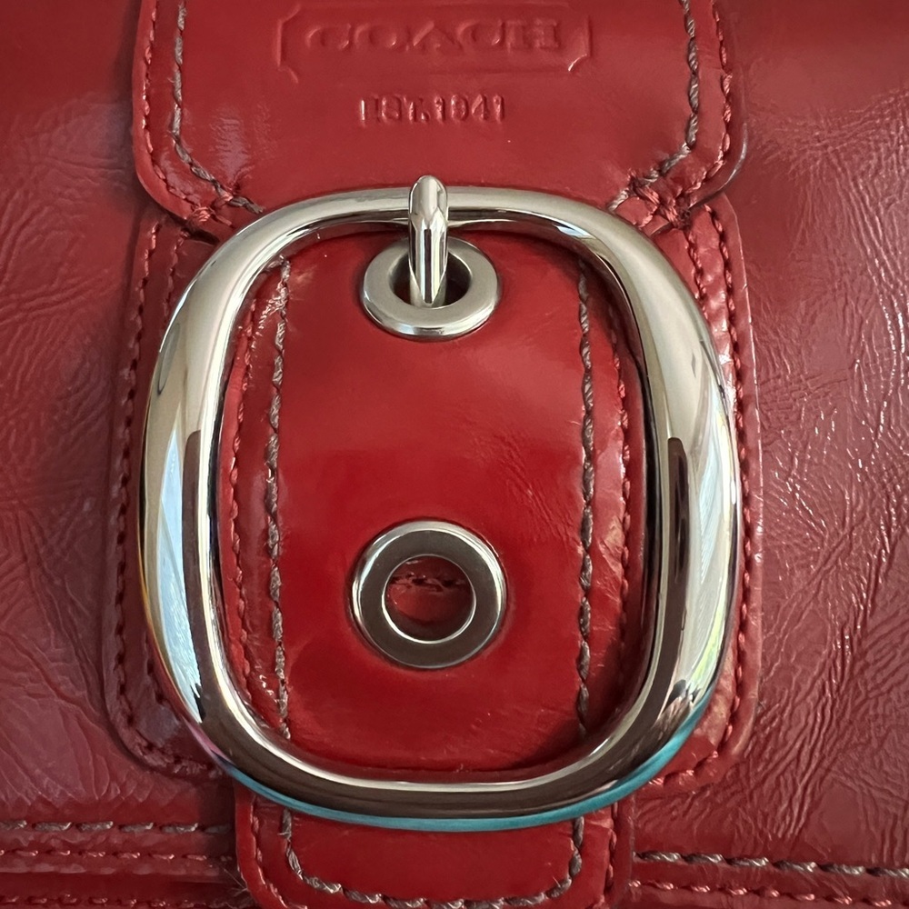 Coach ~ BLEEKER Crimson Red Patent Leather Large Buckle Wristlet Wallet F43371 - Picture 3 of 11
